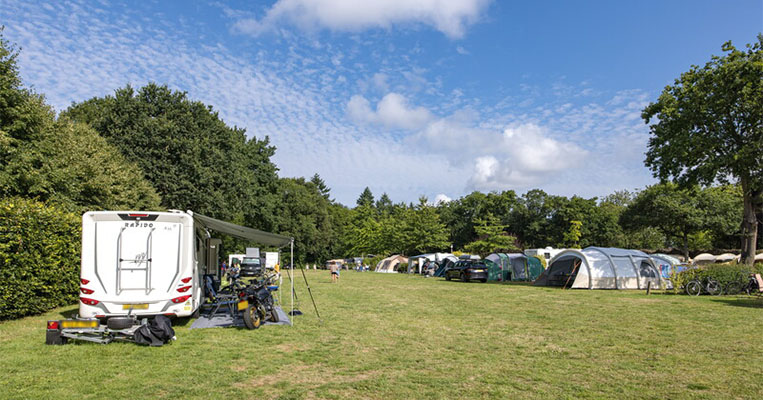 Emplacement nu Camping 5 étoiles Domaine du Logis en Bretagne