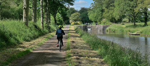 Balade à vélo à proximité du Camping Domaine du Logis